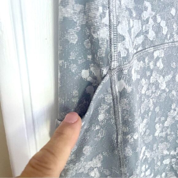 Lululemon Crop (Hi-Rise) *21” Leggings Size 6 - Picture 5 of 10